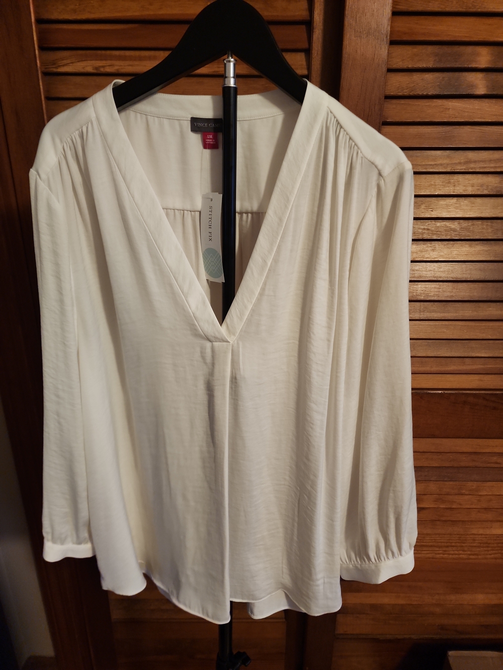 Vince Camuto Cream V-Neck 3/4-Sleeve Blouse NWT